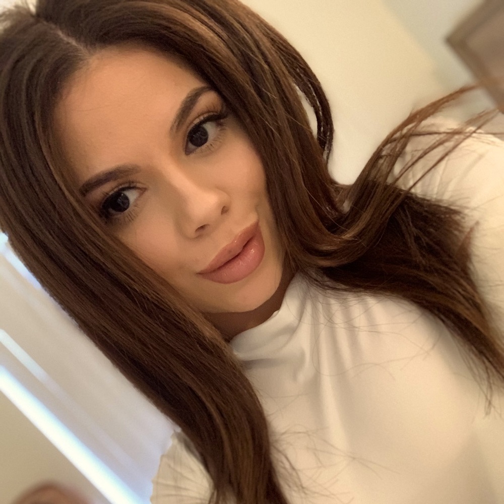 Meet your Posher, Elena